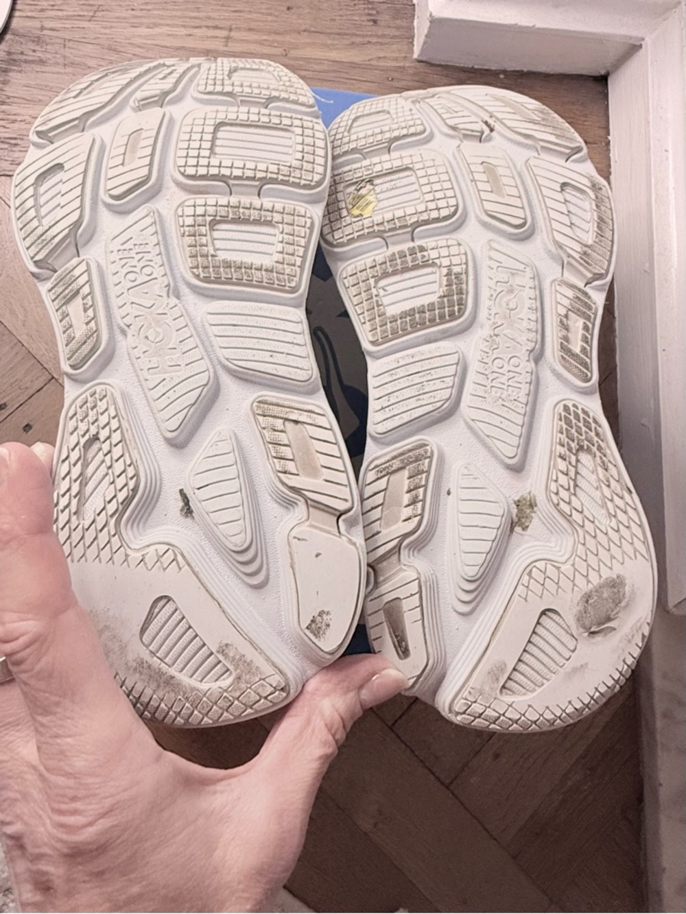 Hoka One One Bondi 7 White Bottom /White Upper Womans size 7 - Picture 7 of 14